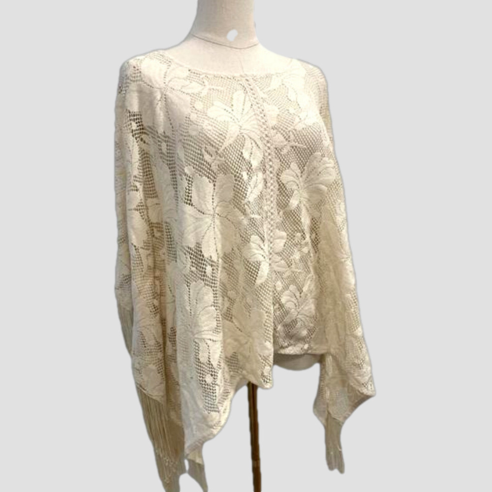 VERO MODA Lace knit Cream Poncho Kimono with fringe. NWT